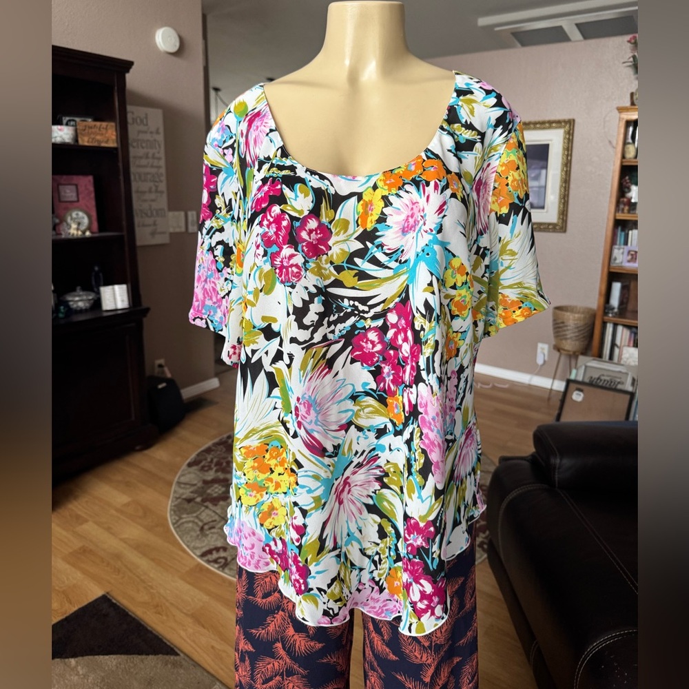 Dress-U-II by Sharon floral short sleeve scoop neck blouse-size 1X
